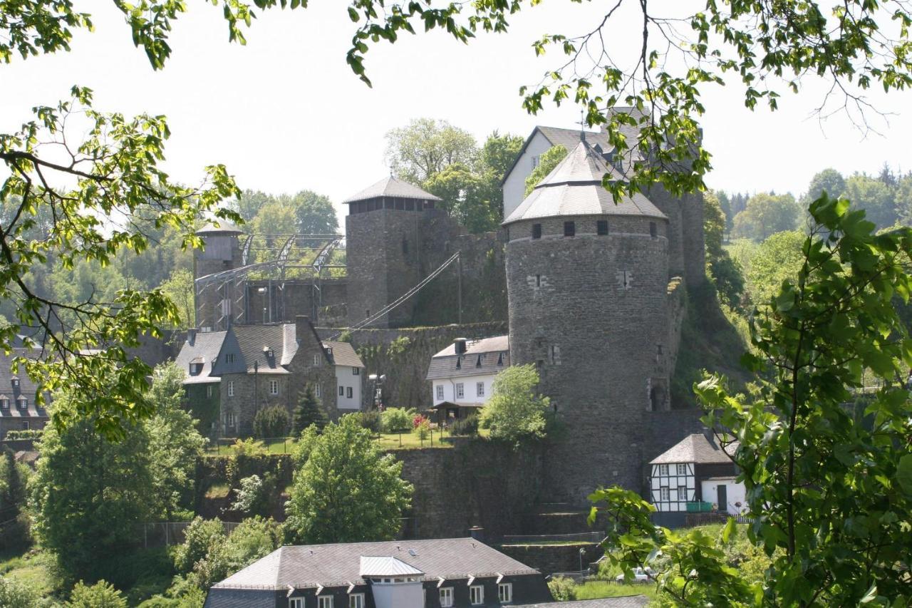 Ferienwohnung "Kunterbunt" Mit Burgblick Und Dachterrasse Monschau Eksteriør billede